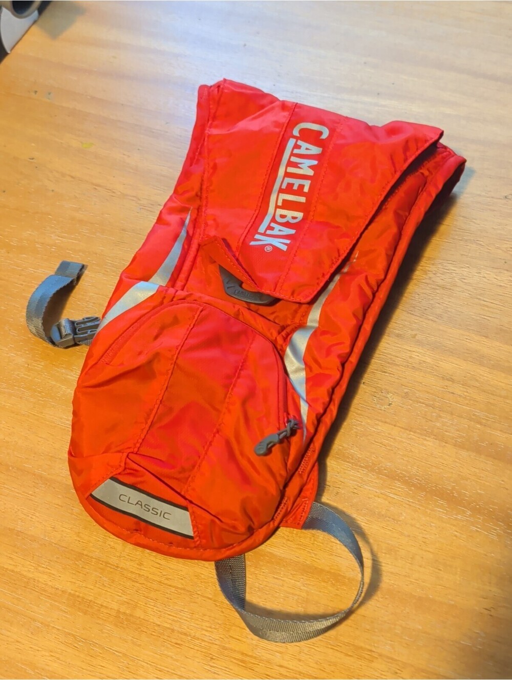 CamelBak Classic Hydration Pack Backpack Red Cycling Hiking Running Adjustable